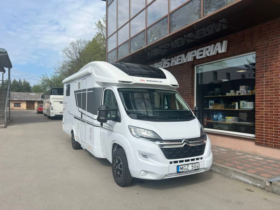 ADRIA MATRIX 670SL 2022 · MT kemperio nuoma